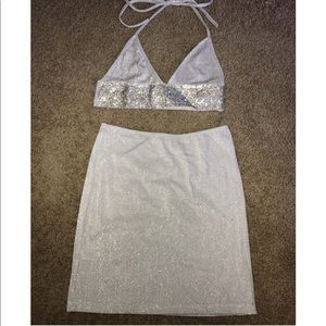 Two piece sparkly gray set!